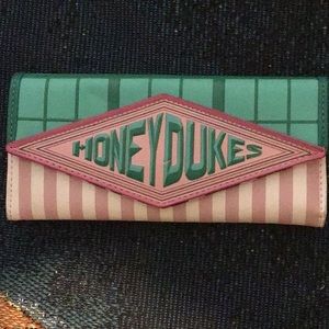 Loungefly Honey Dukes Wallet